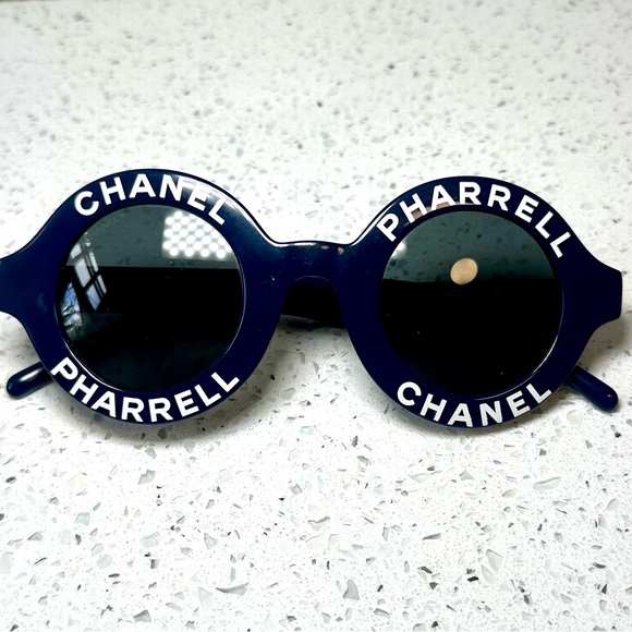 Chanel - Picture 4 of 5